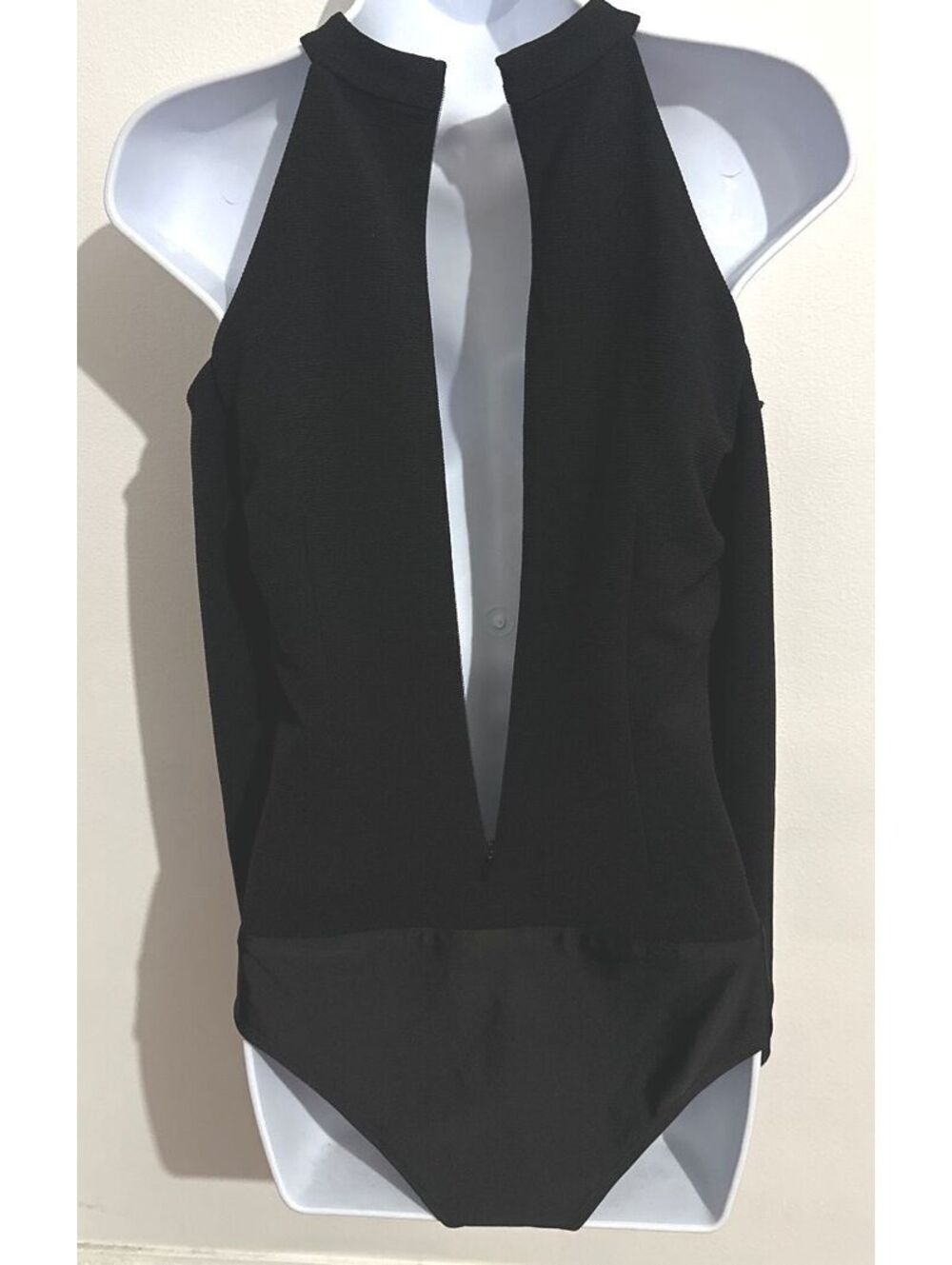 Belle by Badgley Mischka Black Cold Shoulder High Neck Bodysuit Size 4 - Picture 8 of 9